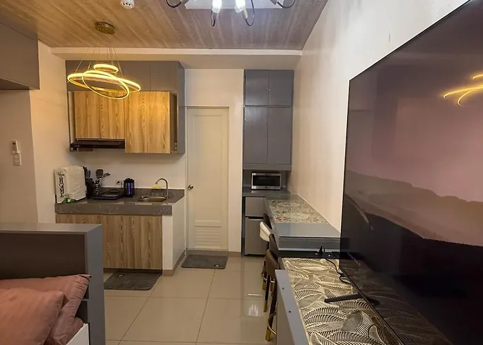 A Cozy At Victoria Sports Tower With Pool Access Walking Distance To Gma Mrt & Near Sm North Edsa * Manila