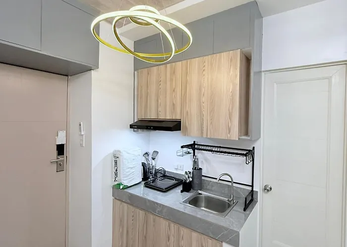 A Cozy At Victoria Sports Tower With Pool Access Walking Distance To Gma Mrt & Near Sm North Edsa Manila